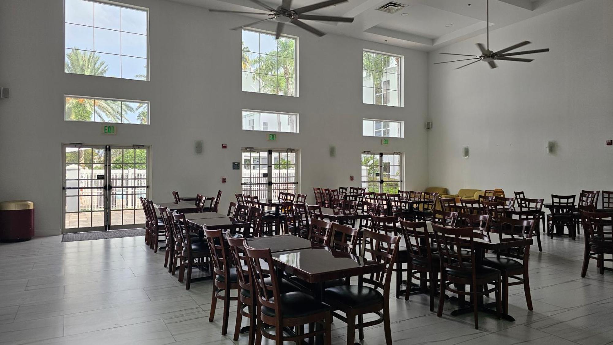Surestay By Western Orlando Buena Vista 3* Lake Buena Vista