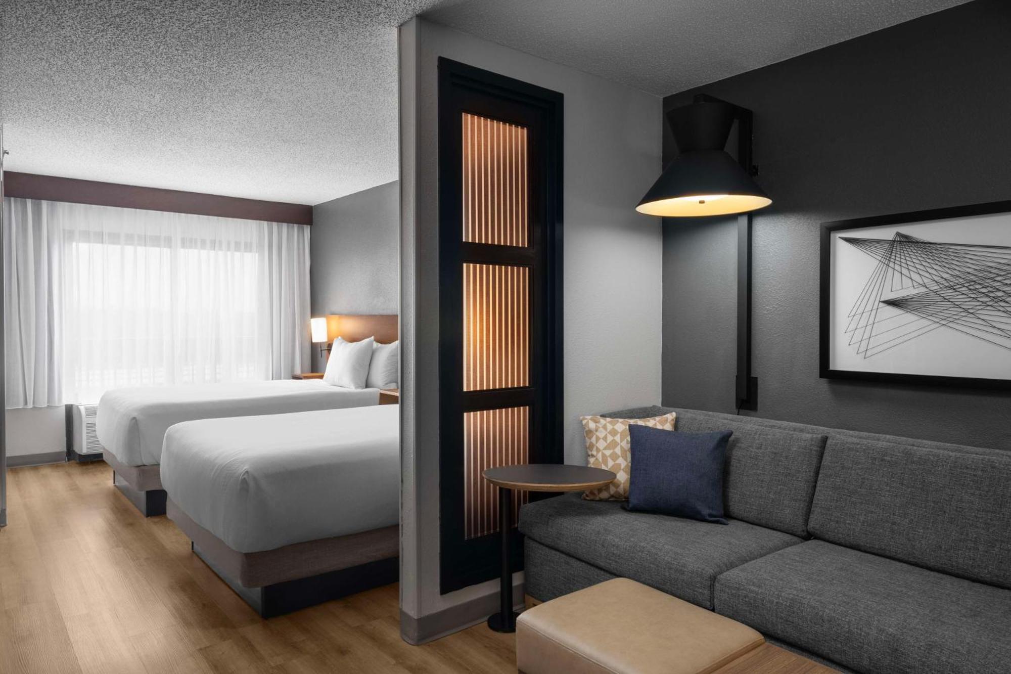Hyatt Place Airport Hotel