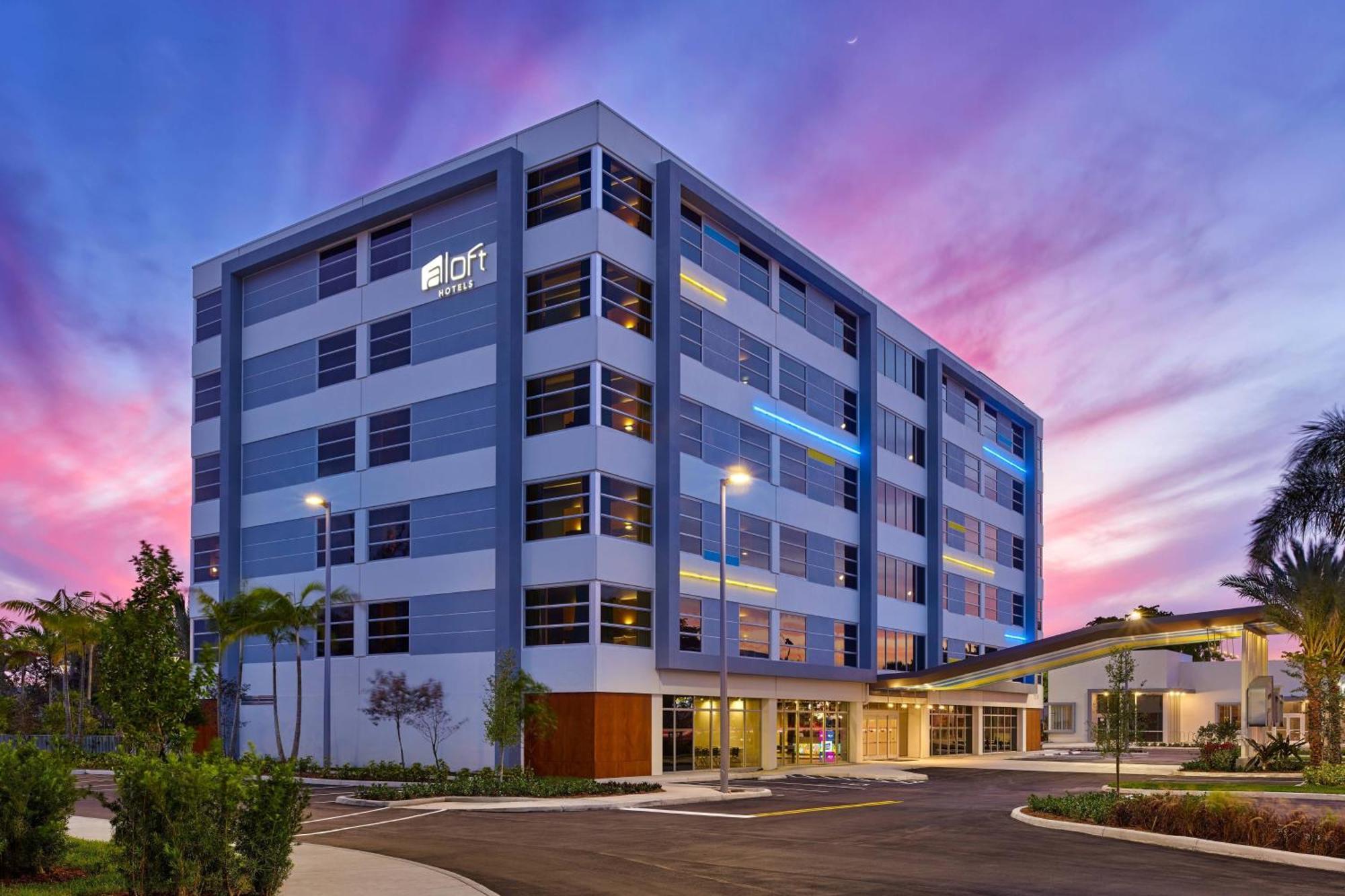 Hotel Aloft Airport 3*