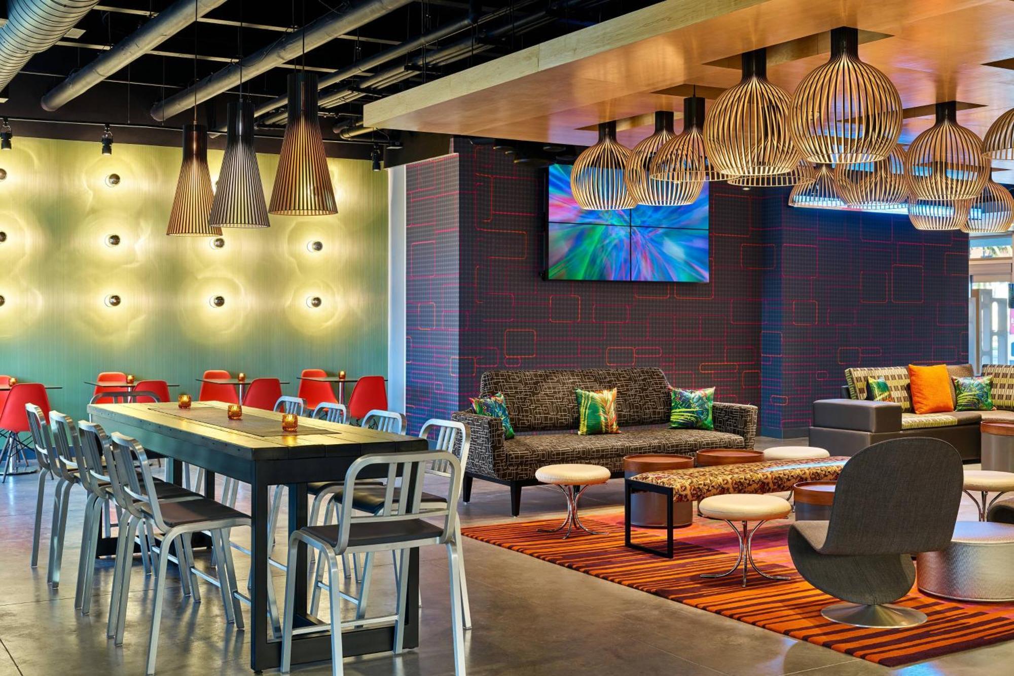 Aloft Airport Hotel