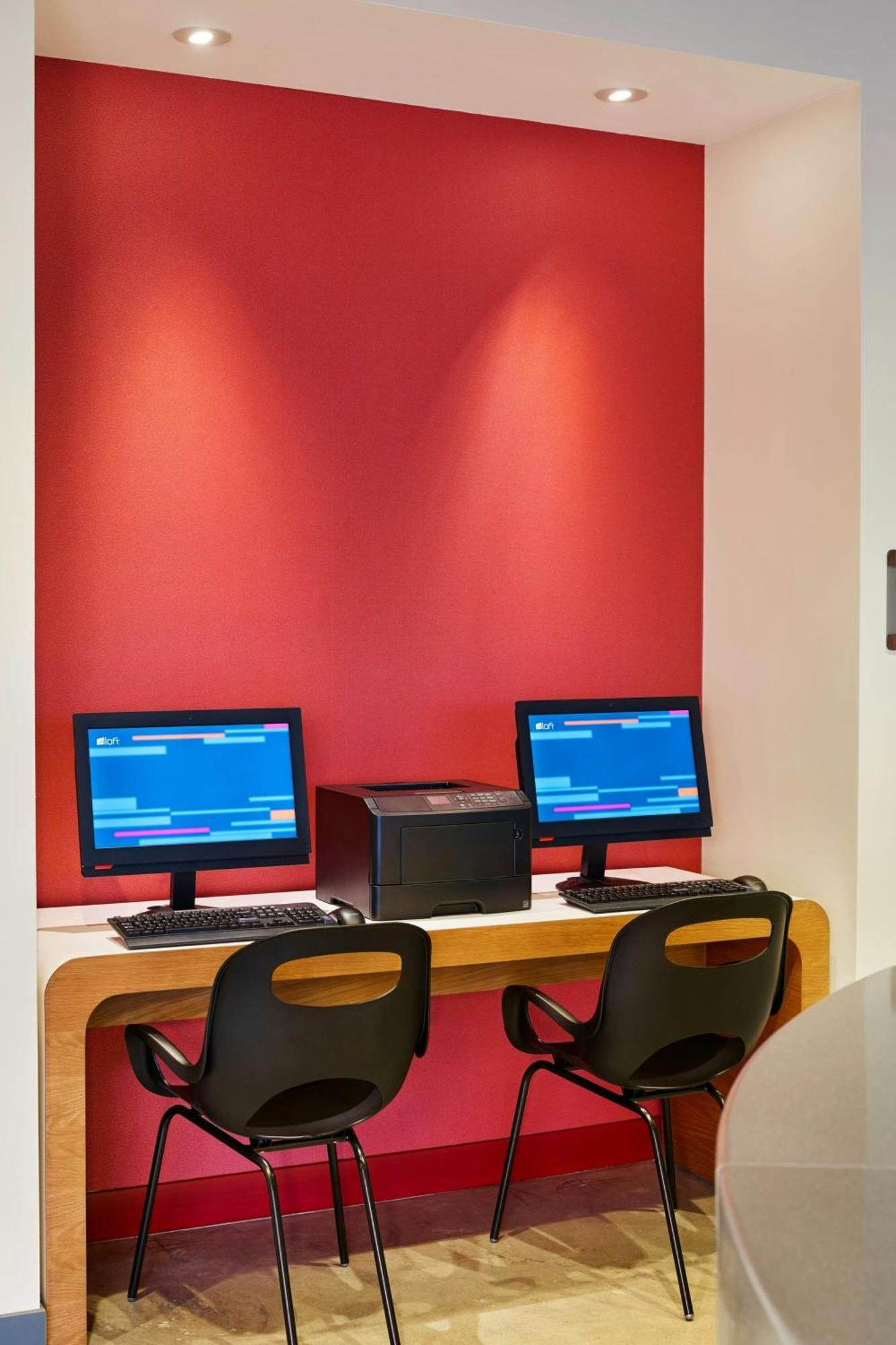 Hotel Aloft Airport 3*