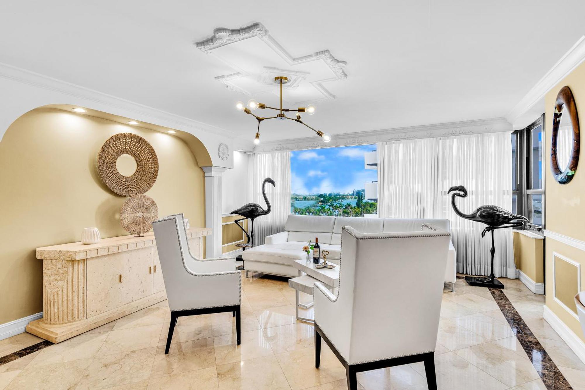 Huge Beachfront 2400sqft 5 Bedroom 5 Bathroom With Ocean View Apartment