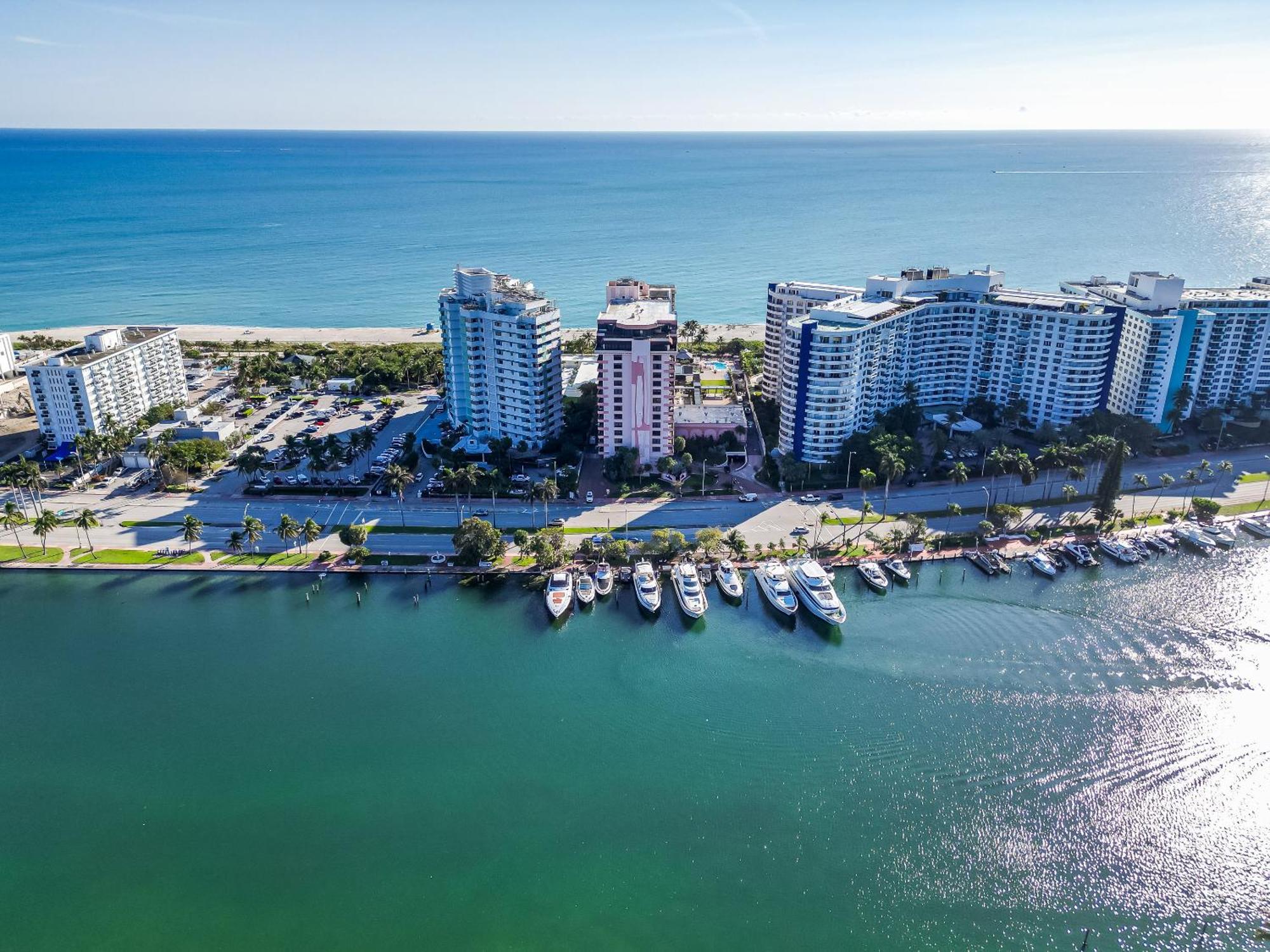 Apartment Huge Beachfront 2400sqft 5 Bedroom 5 Bathroom With Ocean View Miami Beach