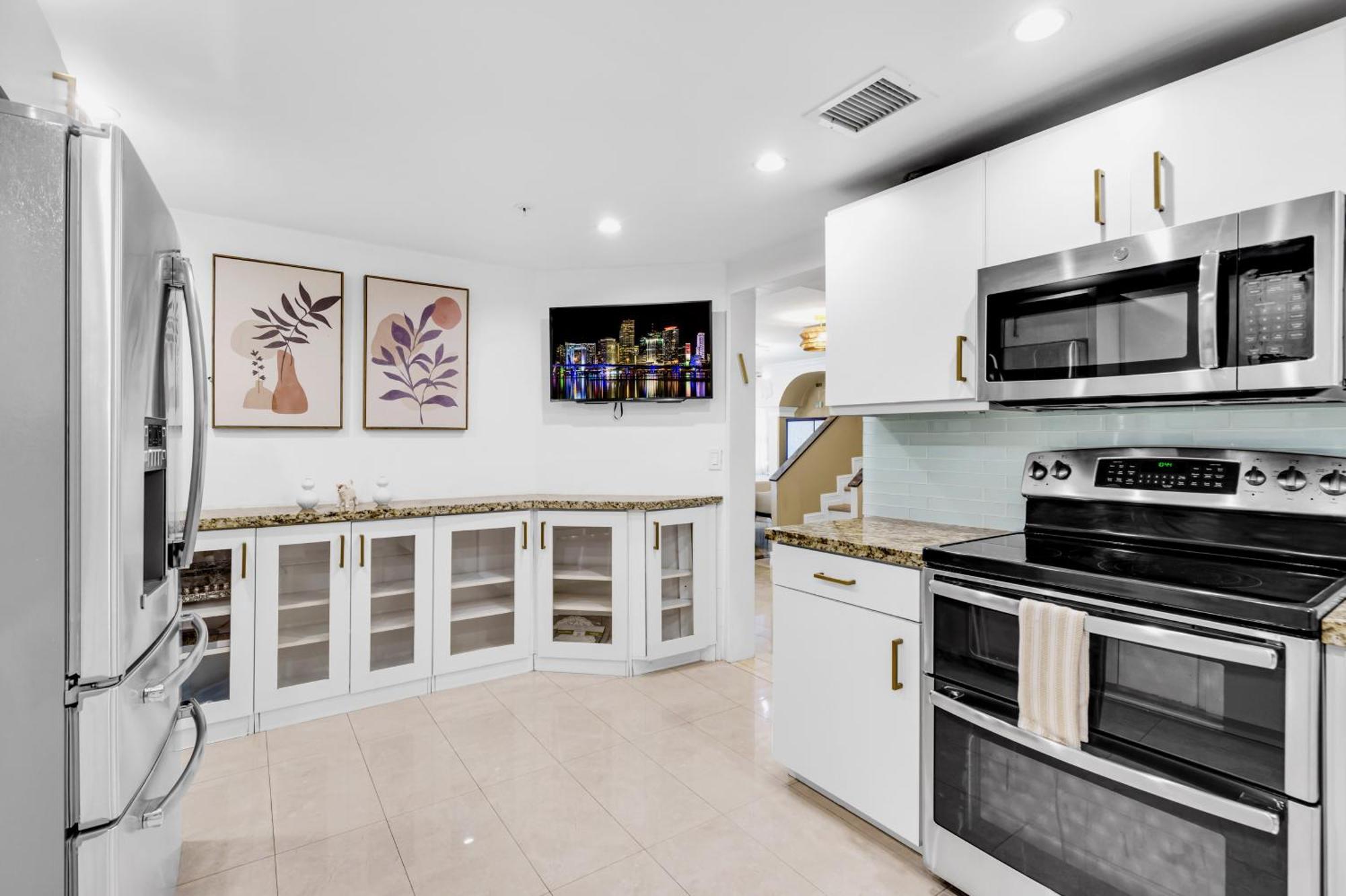 Apartment Huge Beachfront 2400sqft 5 Bedroom 5 Bathroom With Ocean View