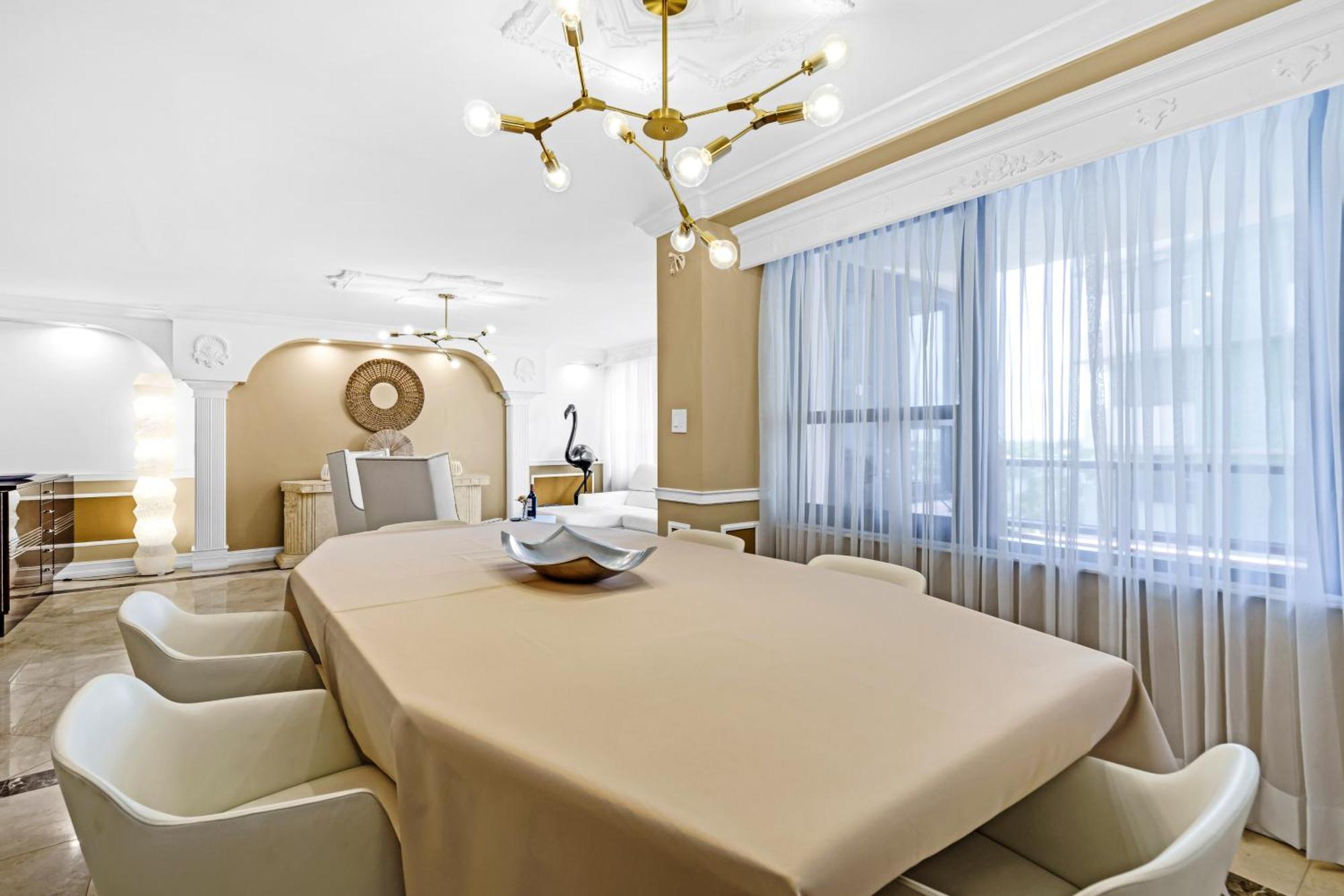 Apartment Huge Beachfront 2400sqft 5 Bedroom 5 Bathroom With Ocean View *