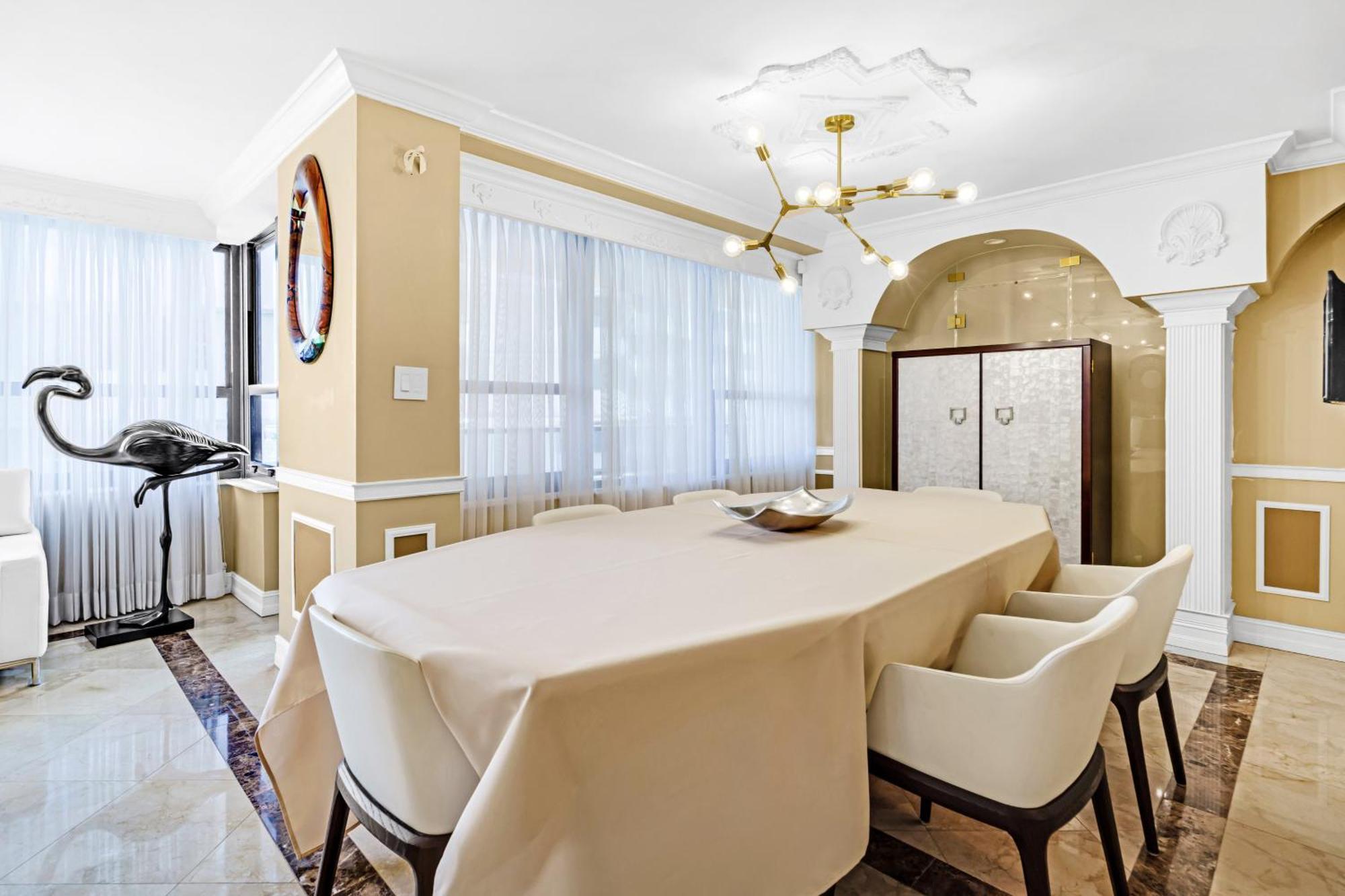 Huge Beachfront 2400sqft 5 Bedroom 5 Bathroom With Ocean View *