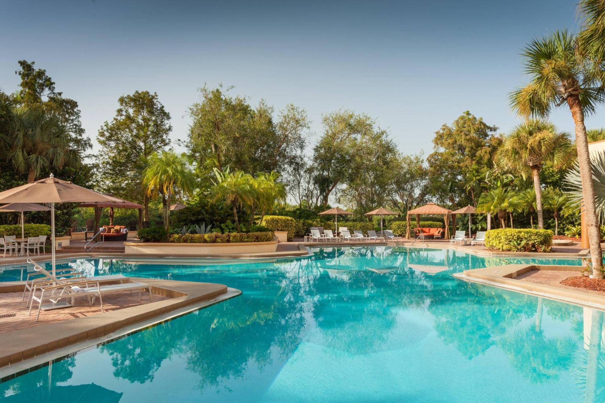 Marriott Airport Lakeside Hotel
