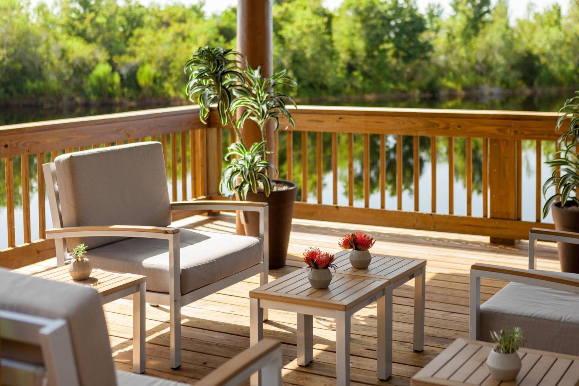 Marriott Airport Lakeside Hotel 4*