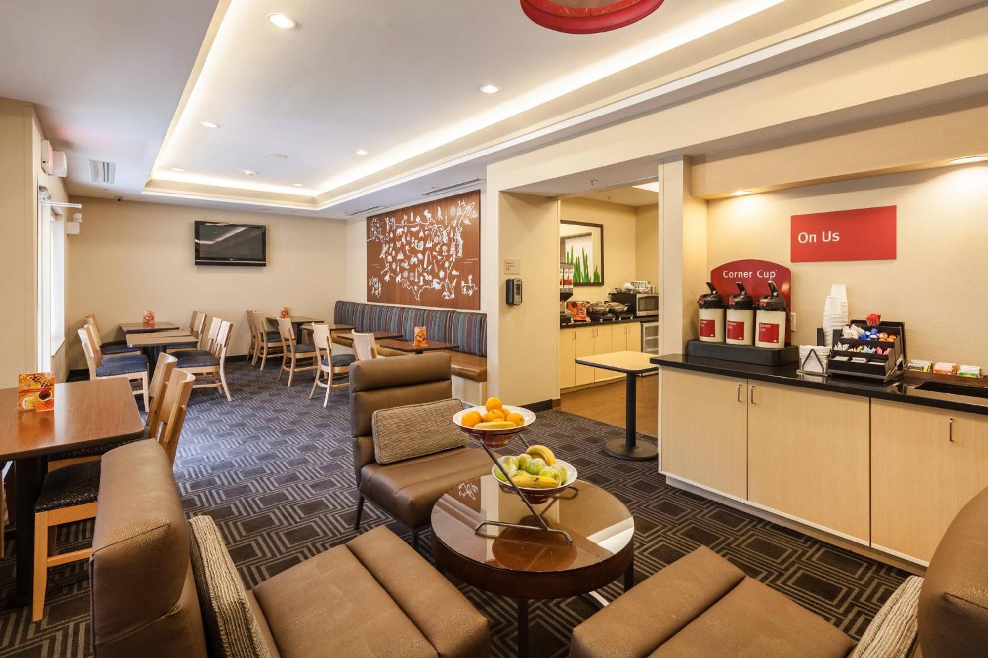 Towneplace Butler Boulevard Hotel 3*