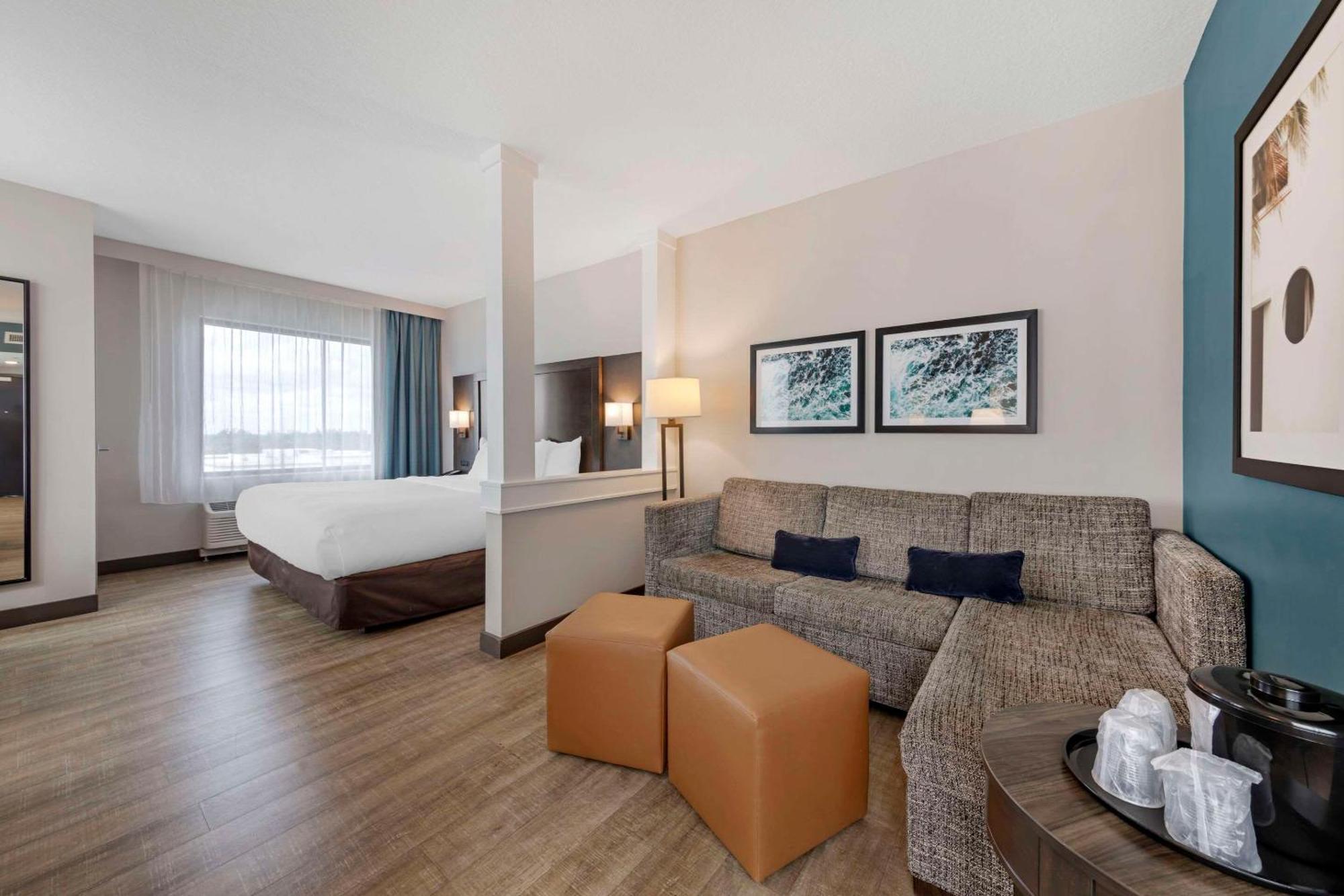 Comfort & Miami International Airport Hotel 3*