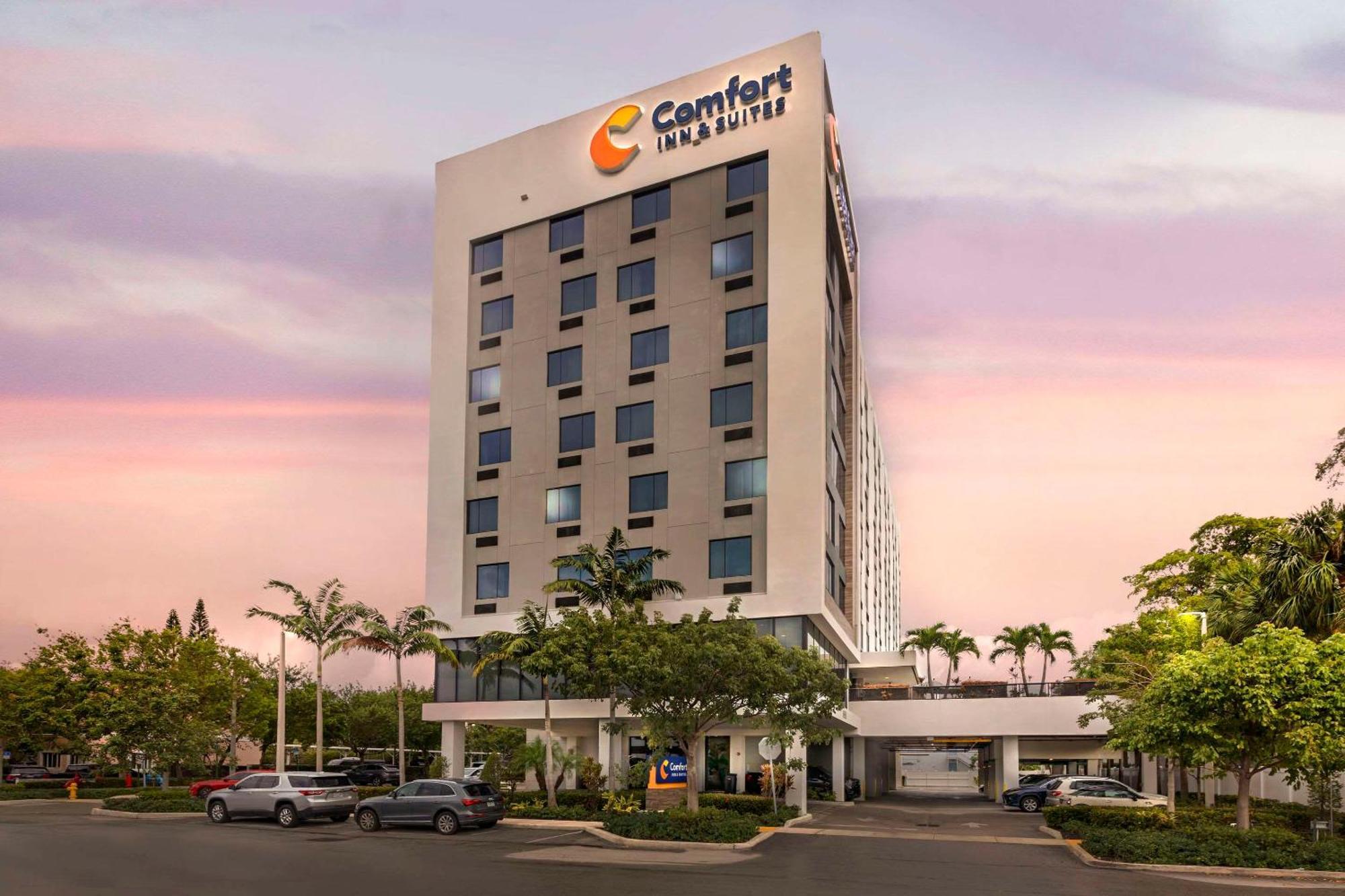 Hotel Comfort & Miami International Airport