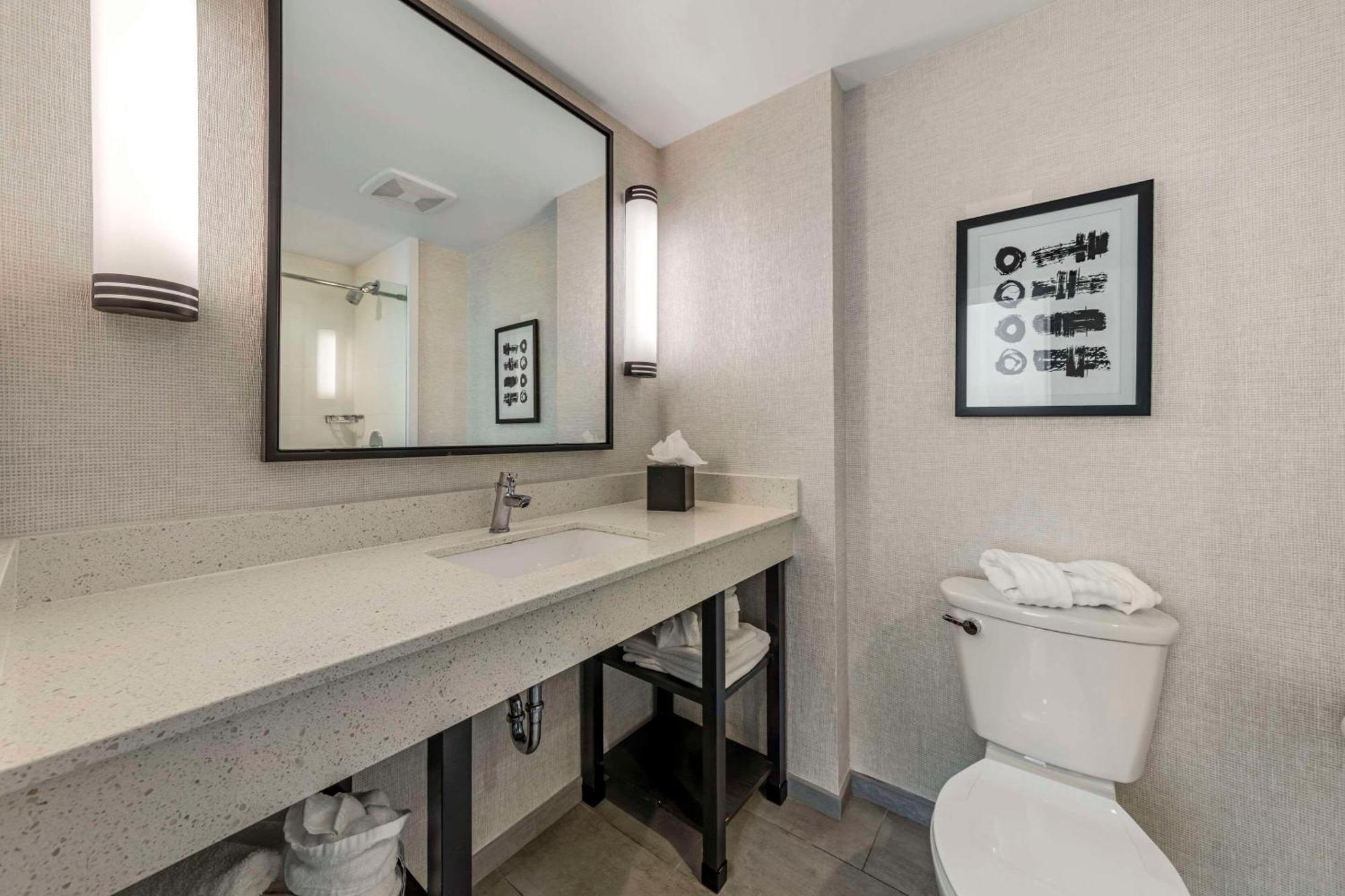Comfort & Miami International Airport Hotel 3*