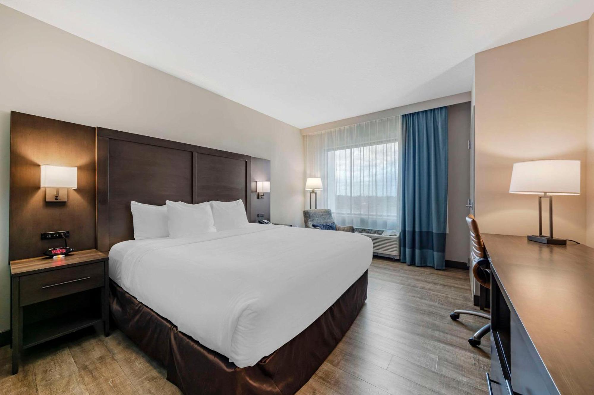 Hotel Comfort & Miami International Airport 3*
