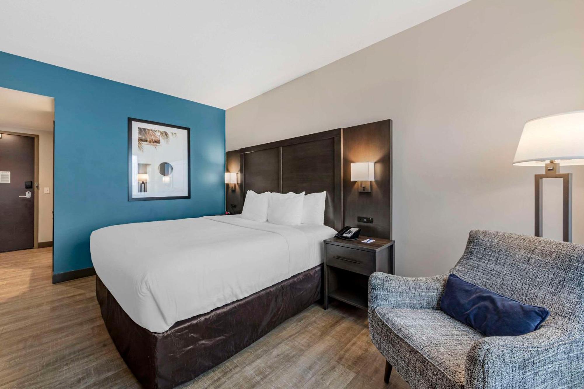 Comfort & Miami International Airport 3*