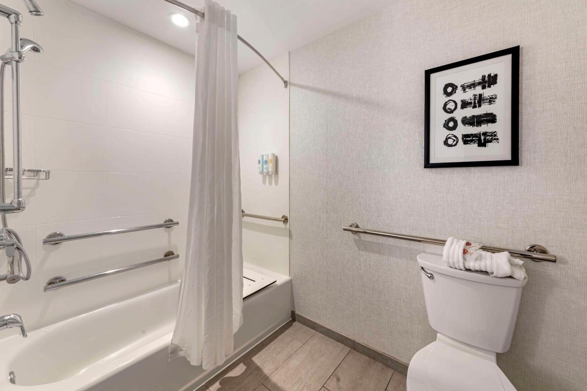Comfort & Miami International Airport