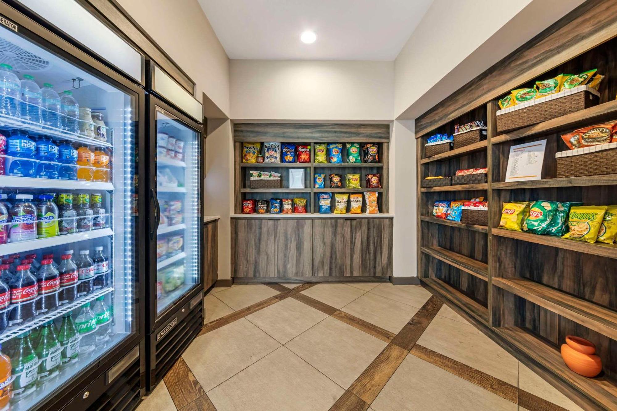Hotel Comfort & Miami International Airport