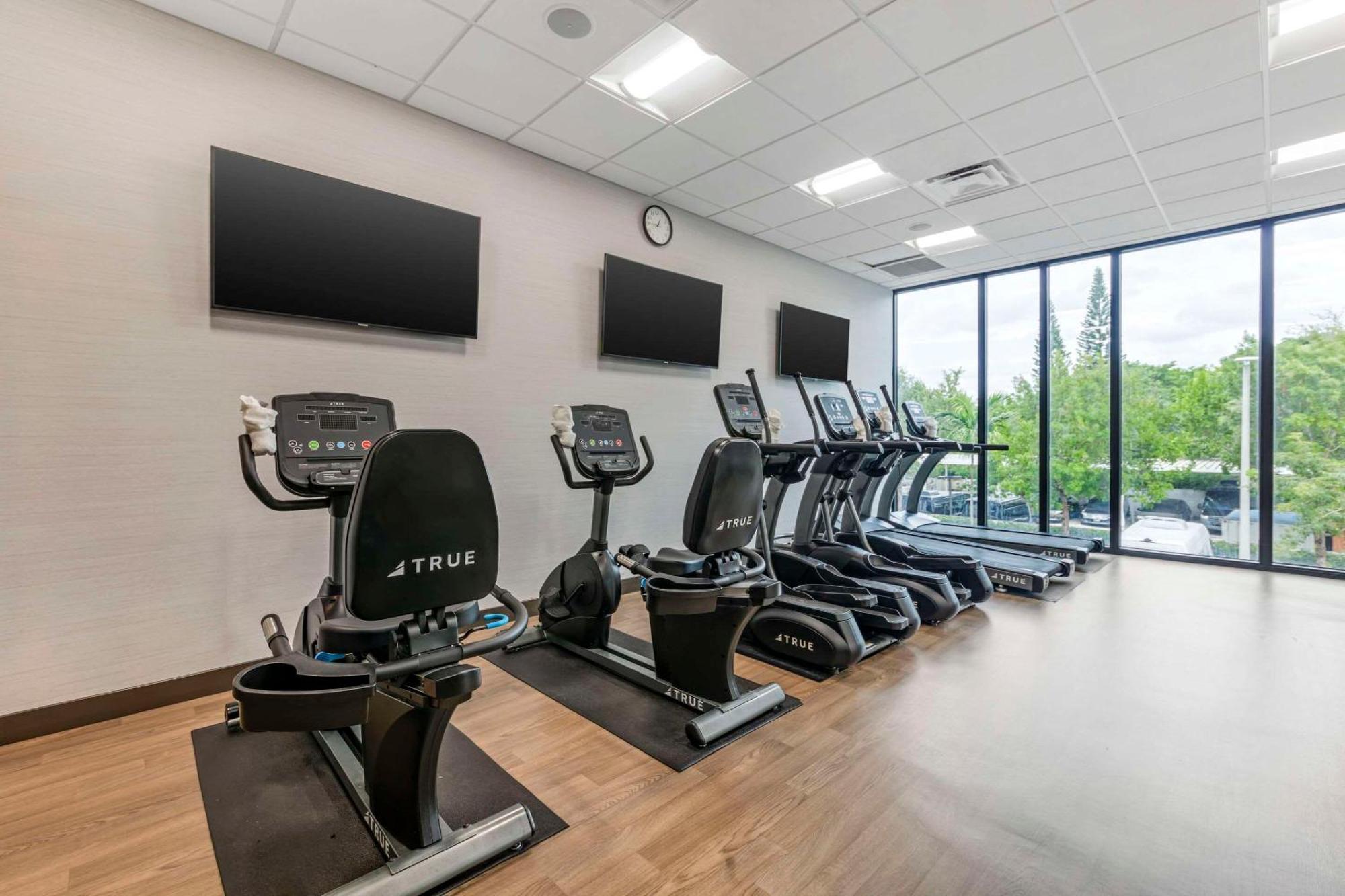 Comfort & Miami International Airport Hotel 3*