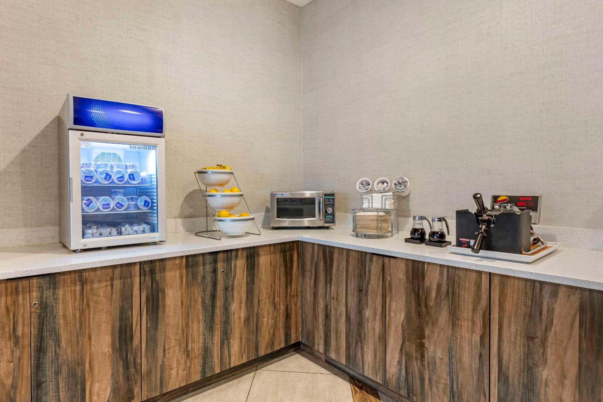 Hotel Comfort & Miami International Airport 3*