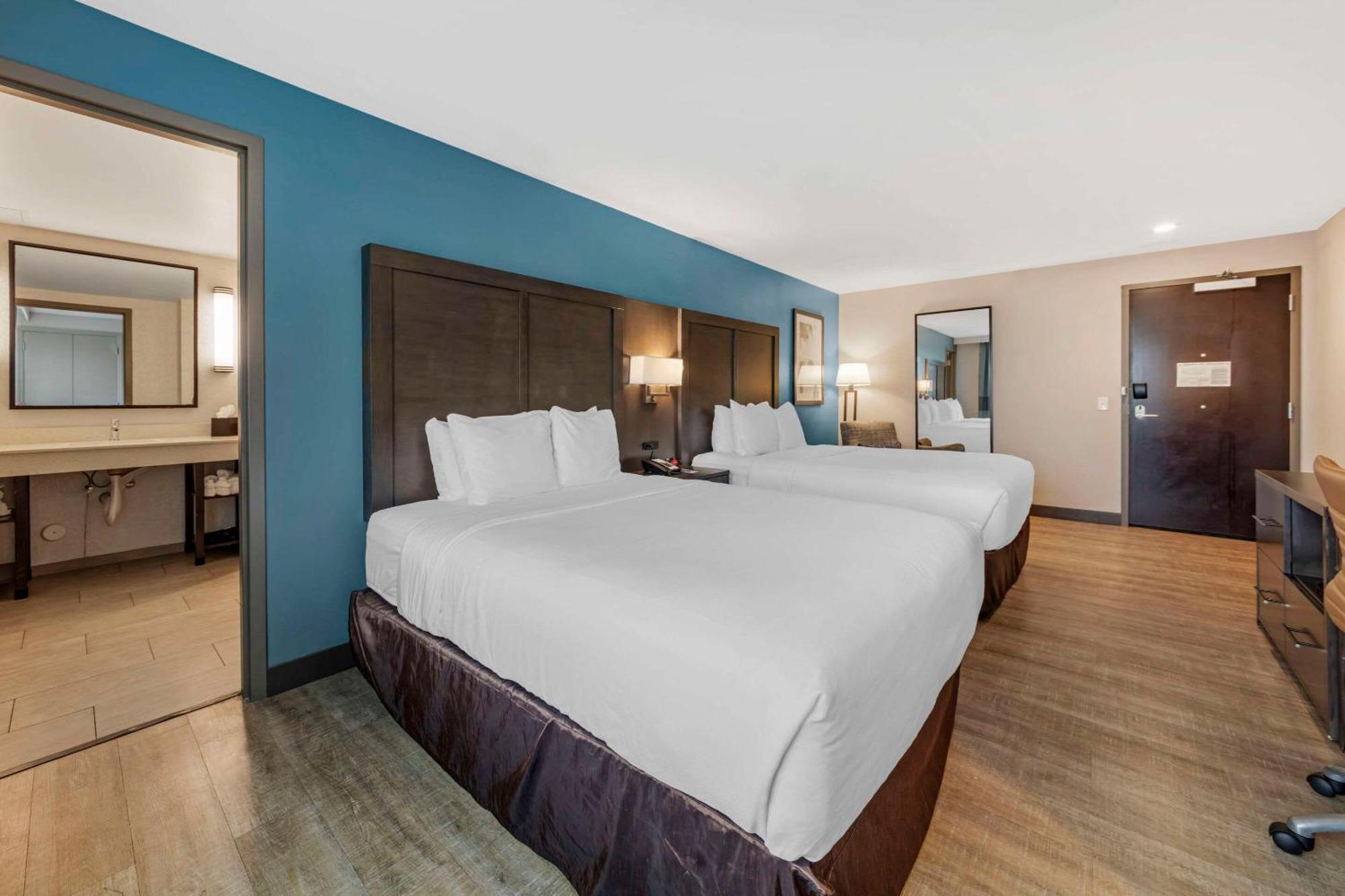 Comfort & Miami International Airport Hotel 3*
