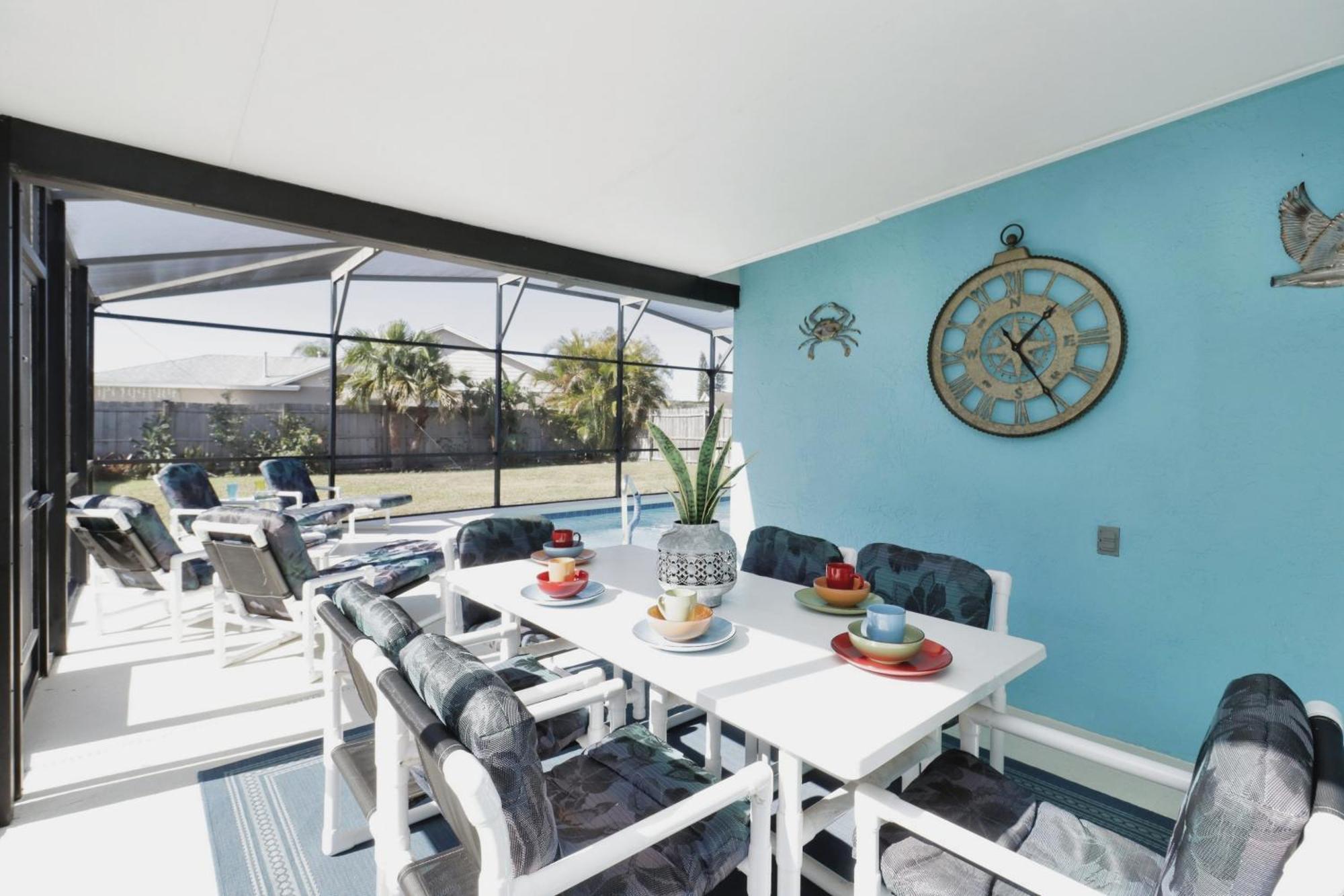 Ideal For Couples Or Families Looking For A Vacation With Private Pool And Yard *