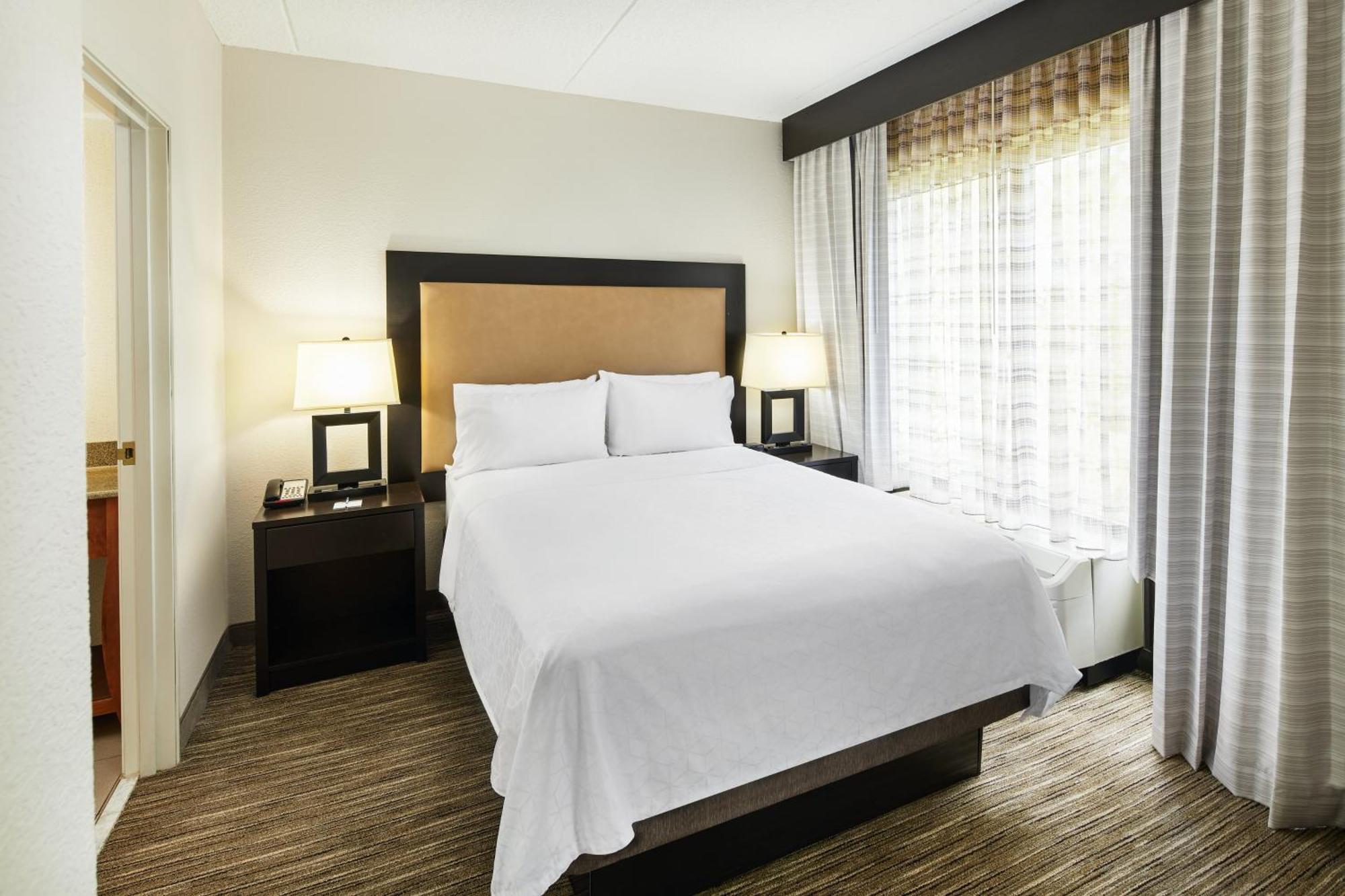 Express & South East - Medical Center Area By Ihg Hotel Jacksonville