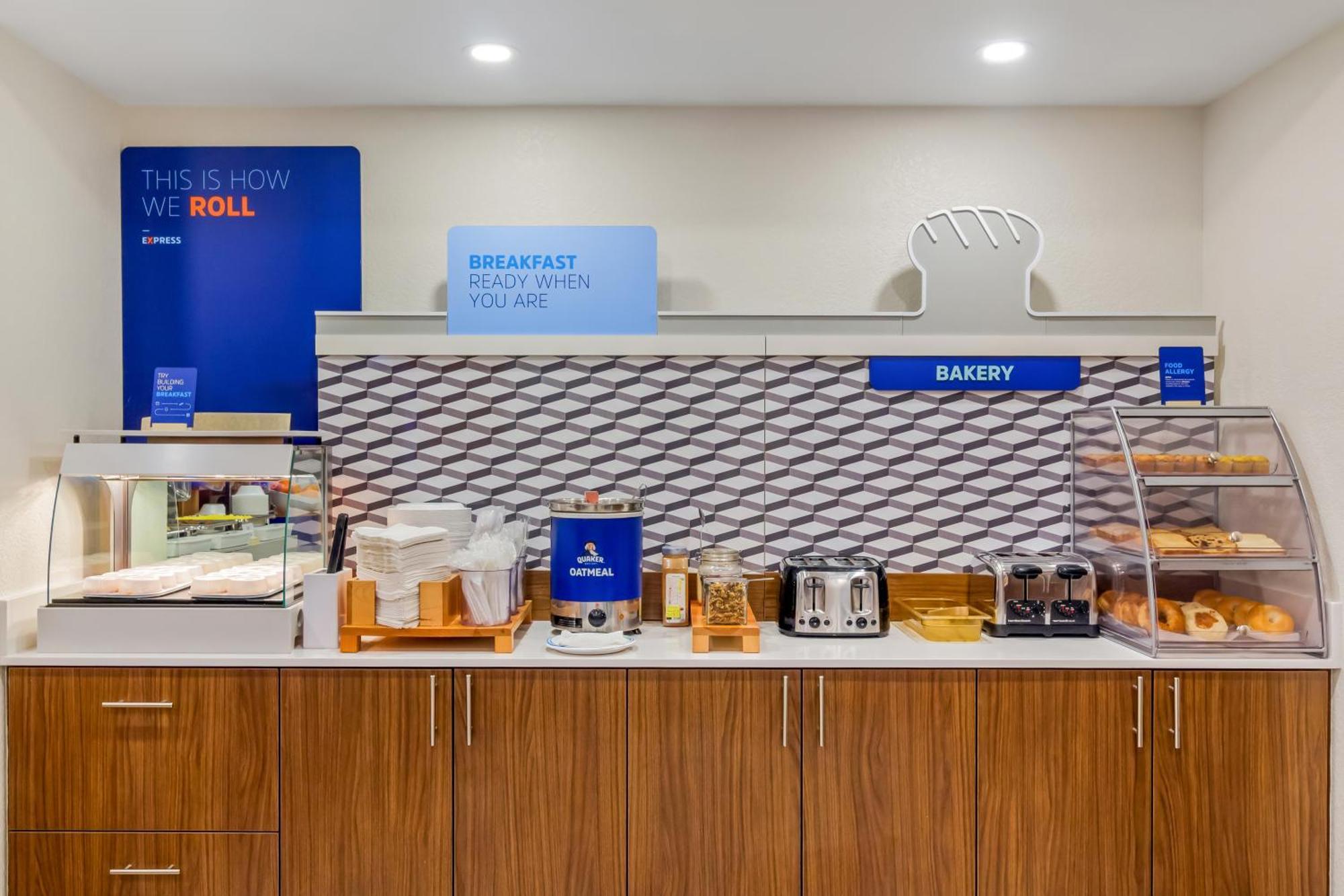 Express & South East - Medical Center Area By Ihg Hotel 2*