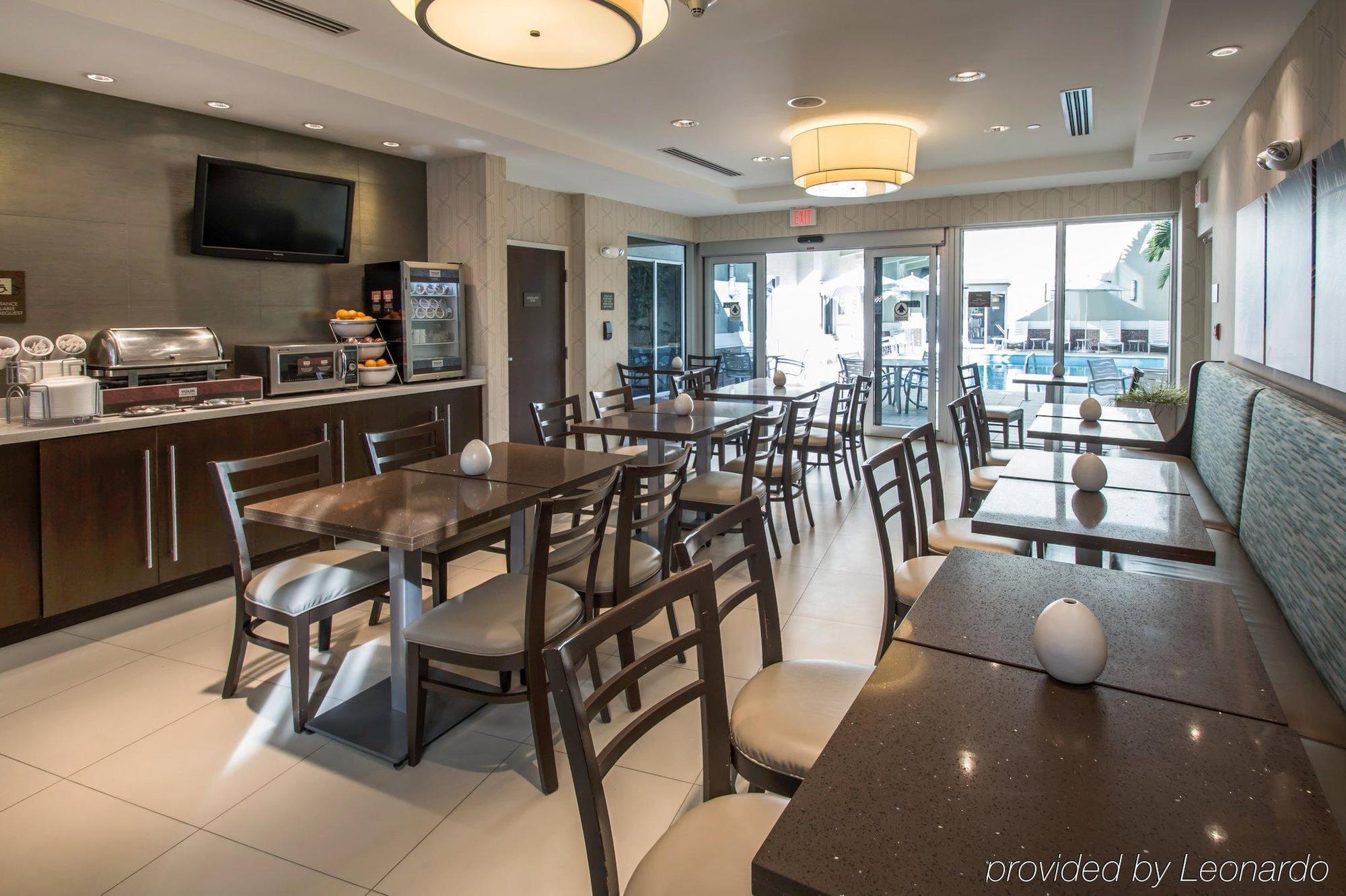 Hotel Comfort Miami Airport North