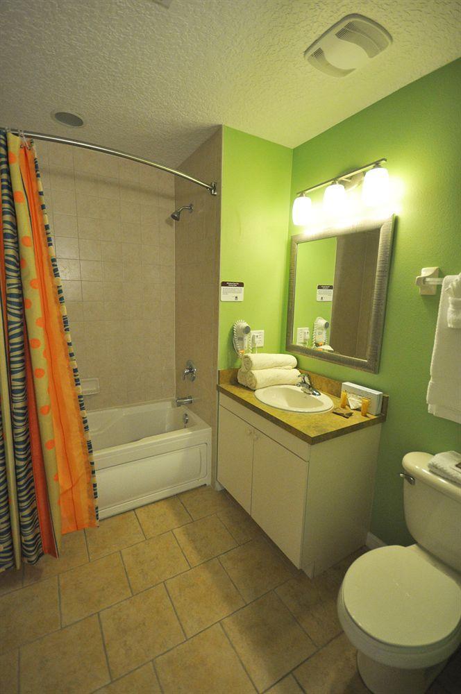 Barefoot'n Resort Kissimmee