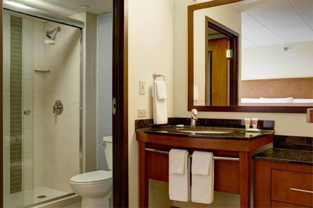 Hyatt Place Airport Hotel