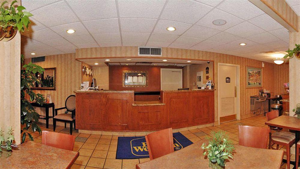 Hotel Days By Wyndham Airport 2*