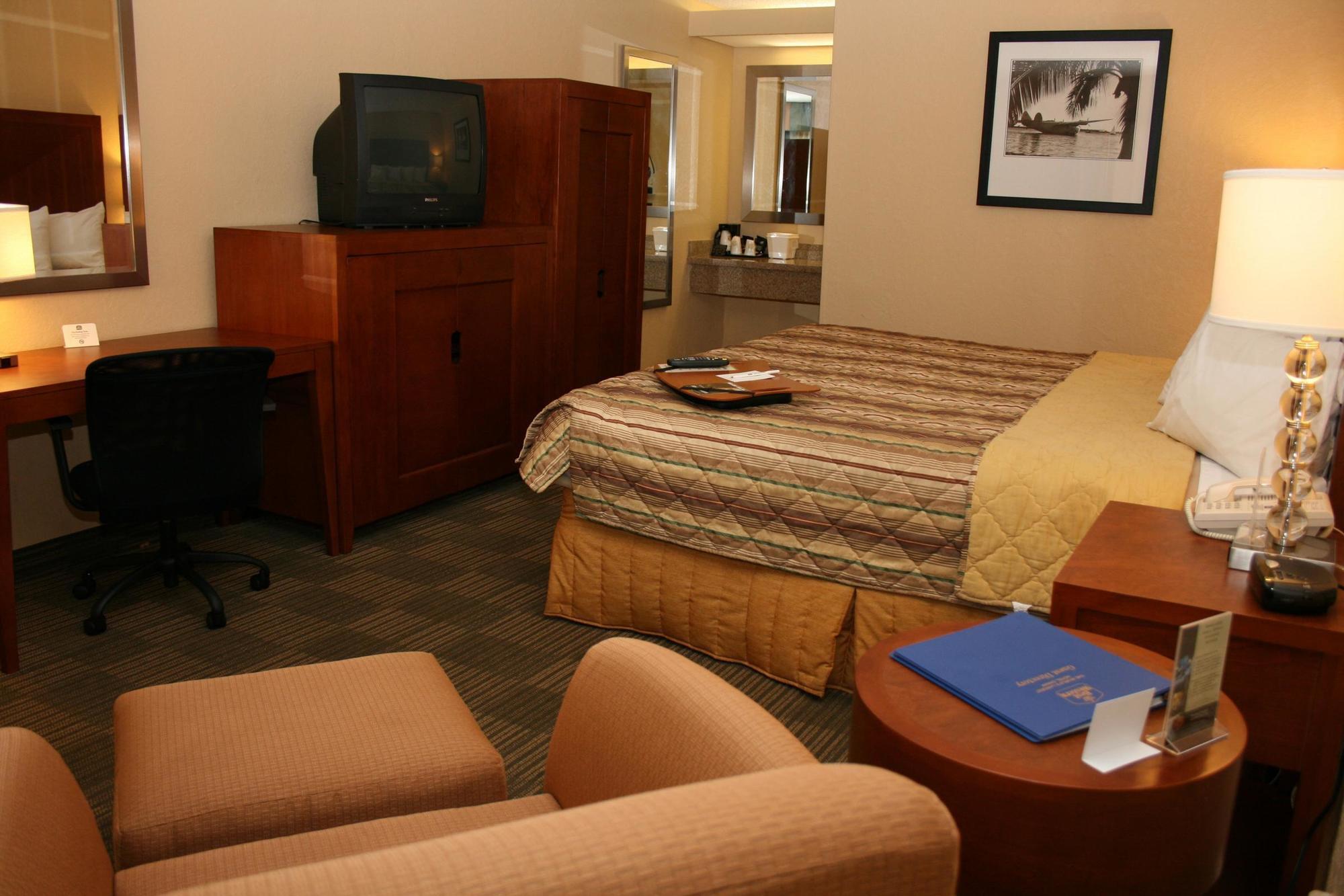 Days By Wyndham Airport Jacksonville