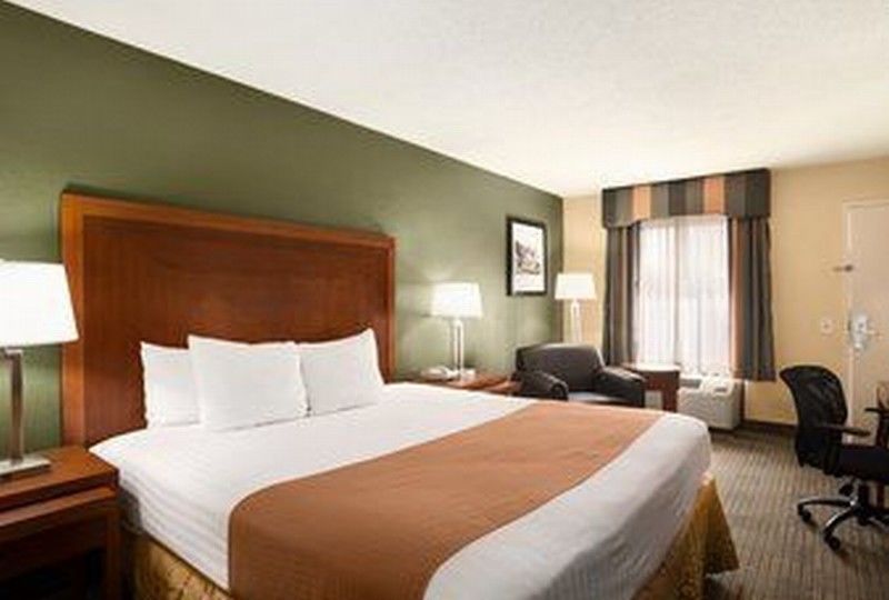 Hotel Days By Wyndham Airport