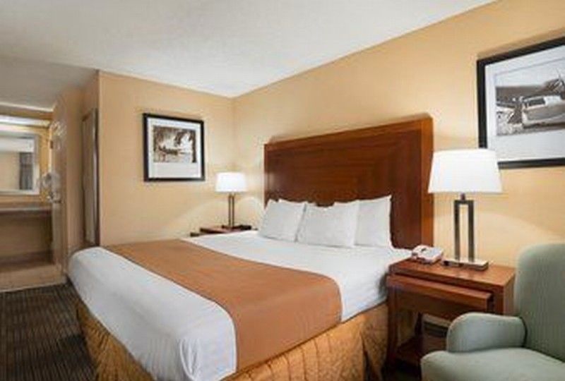 Hotel Days By Wyndham Airport 2*