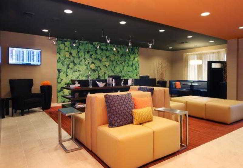 Hotel Courtyard By Marriott Airport/ Northeast