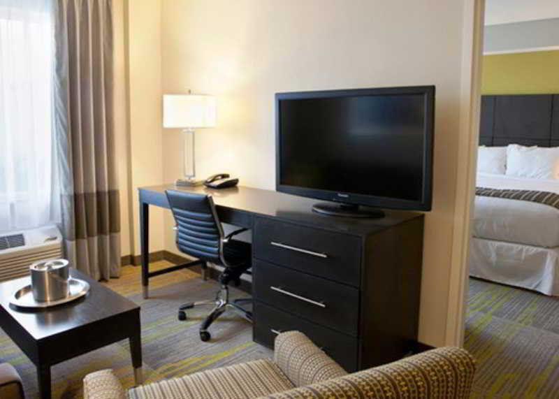 Comfort Miami Airport North 3*