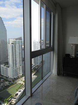 Icon Brickell Suites