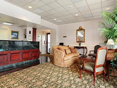Hotel Ramada By Wyndham Near I-4 3*
