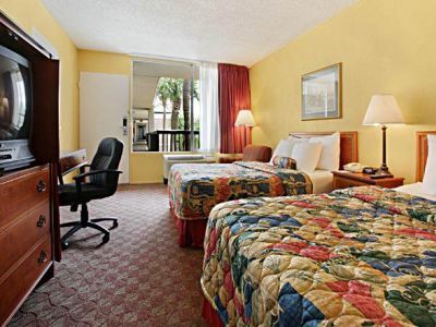 Hotel Ramada By Wyndham Near I-4
