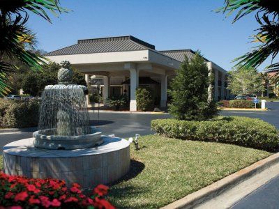 Days By Wyndham Airport Hotel