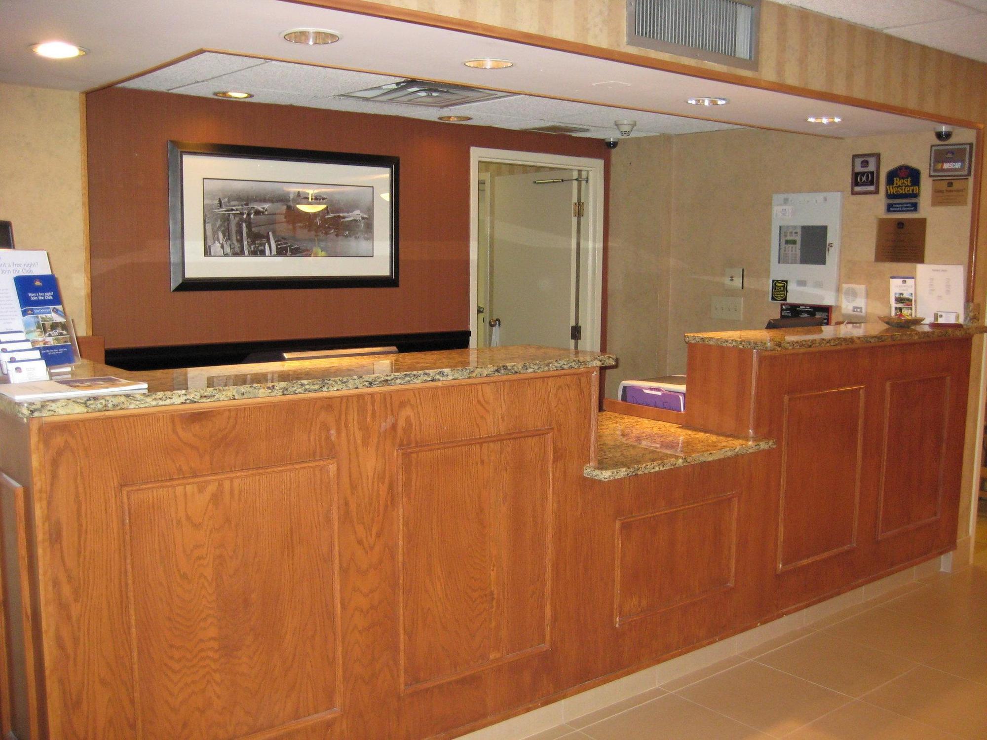Days By Wyndham Airport Hotel Jacksonville