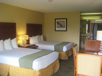 Hotel Days By Wyndham Airport 2*