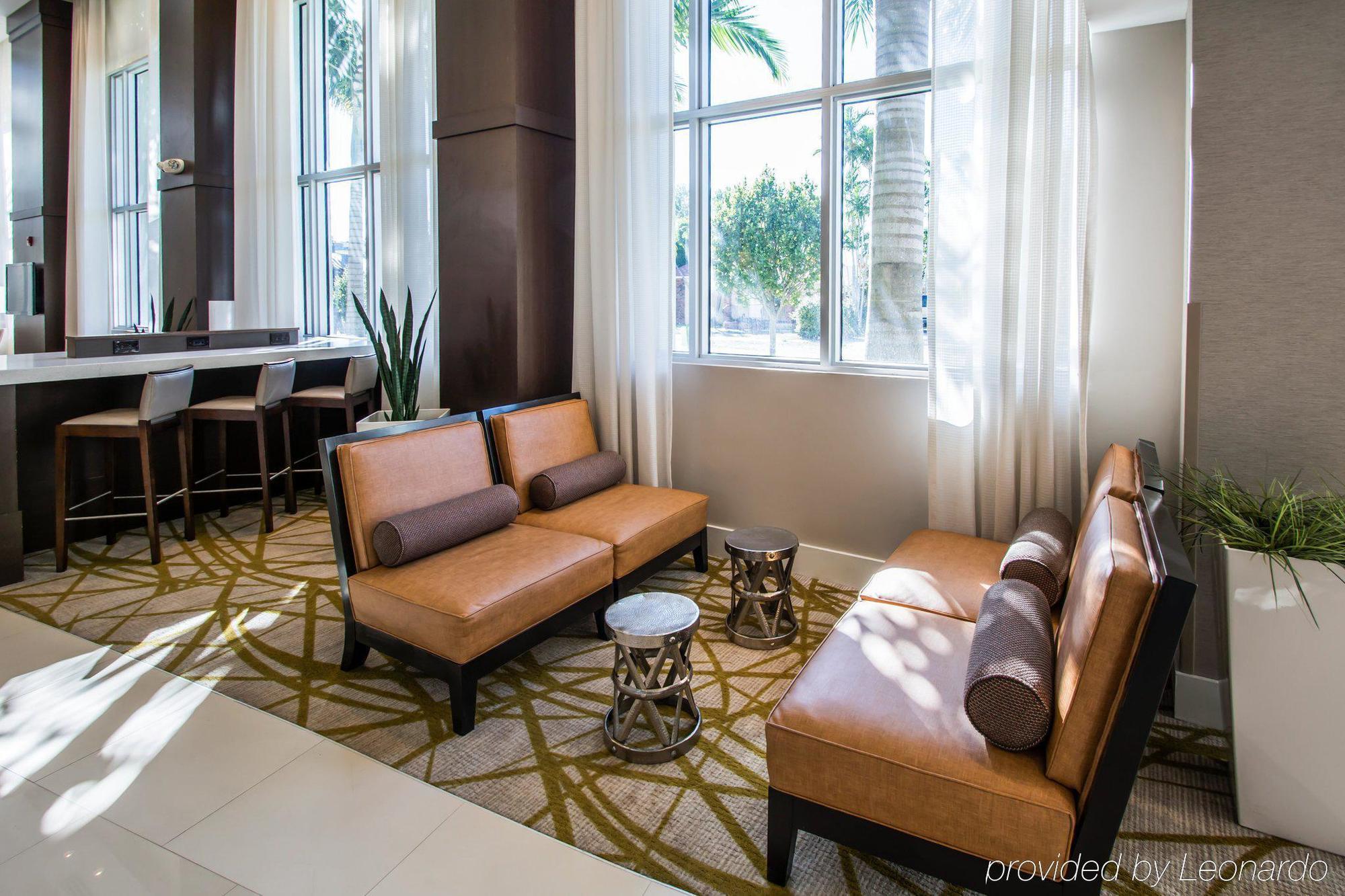 Comfort Miami Airport North 3*