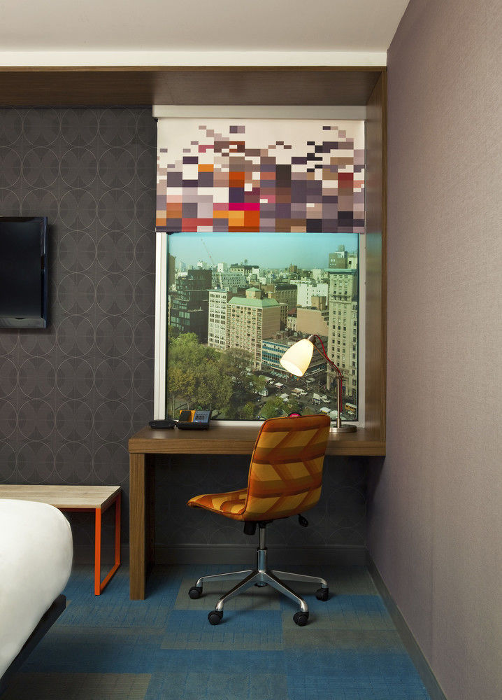 Aloft Airport Hotel 3*