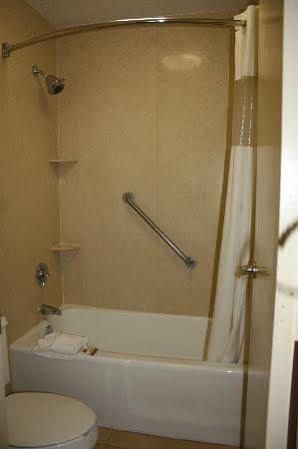 Hotel Days By Wyndham Airport 2*
