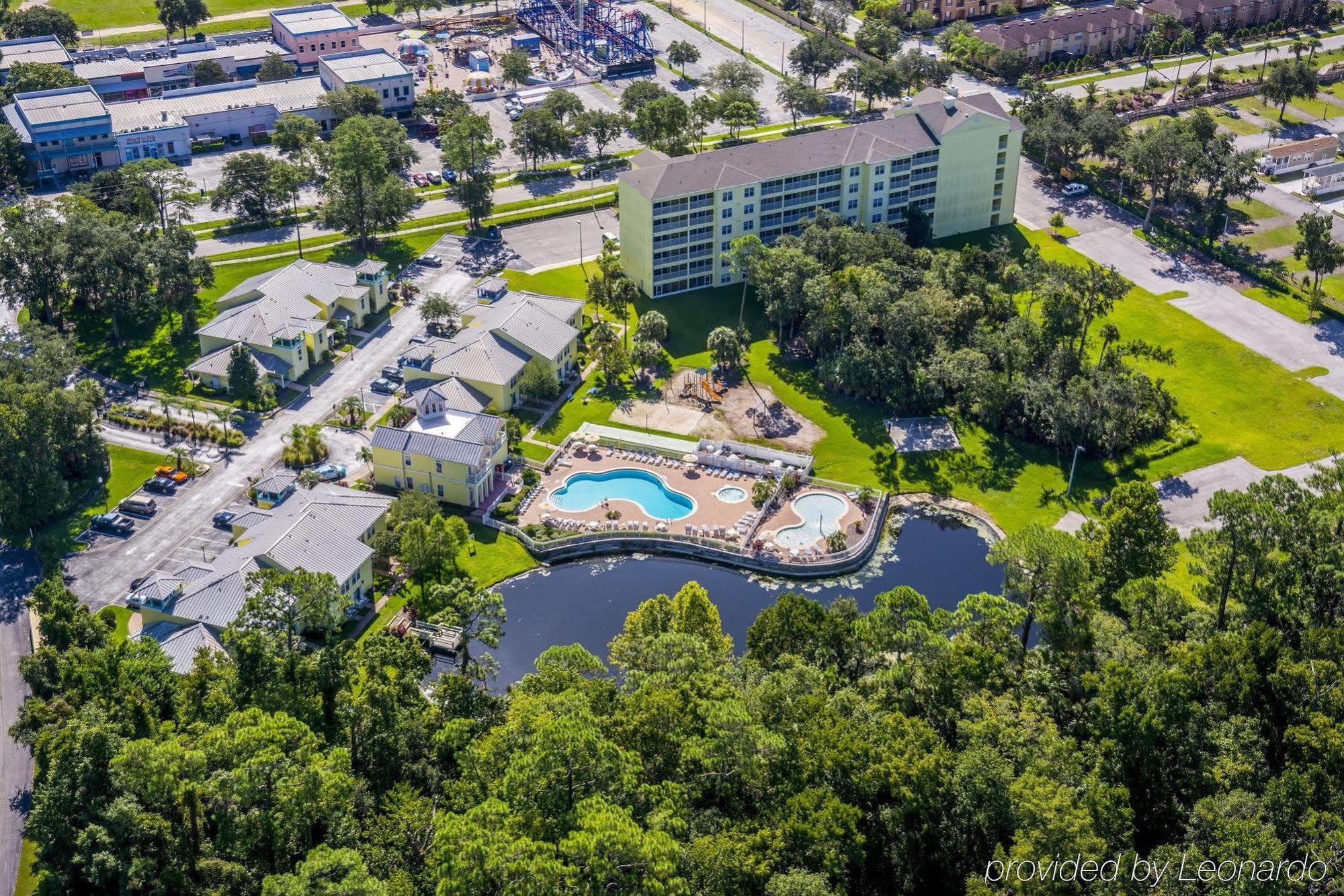 Barefoot'n Resort
