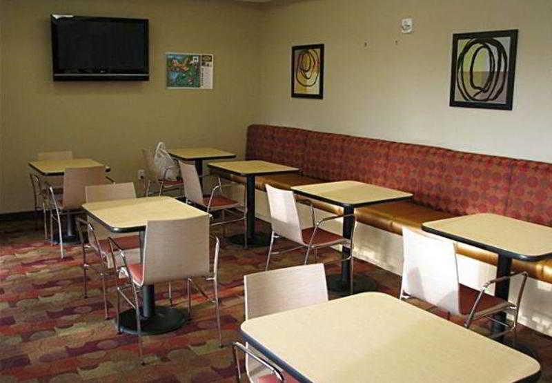 Towneplace Butler Boulevard 3*