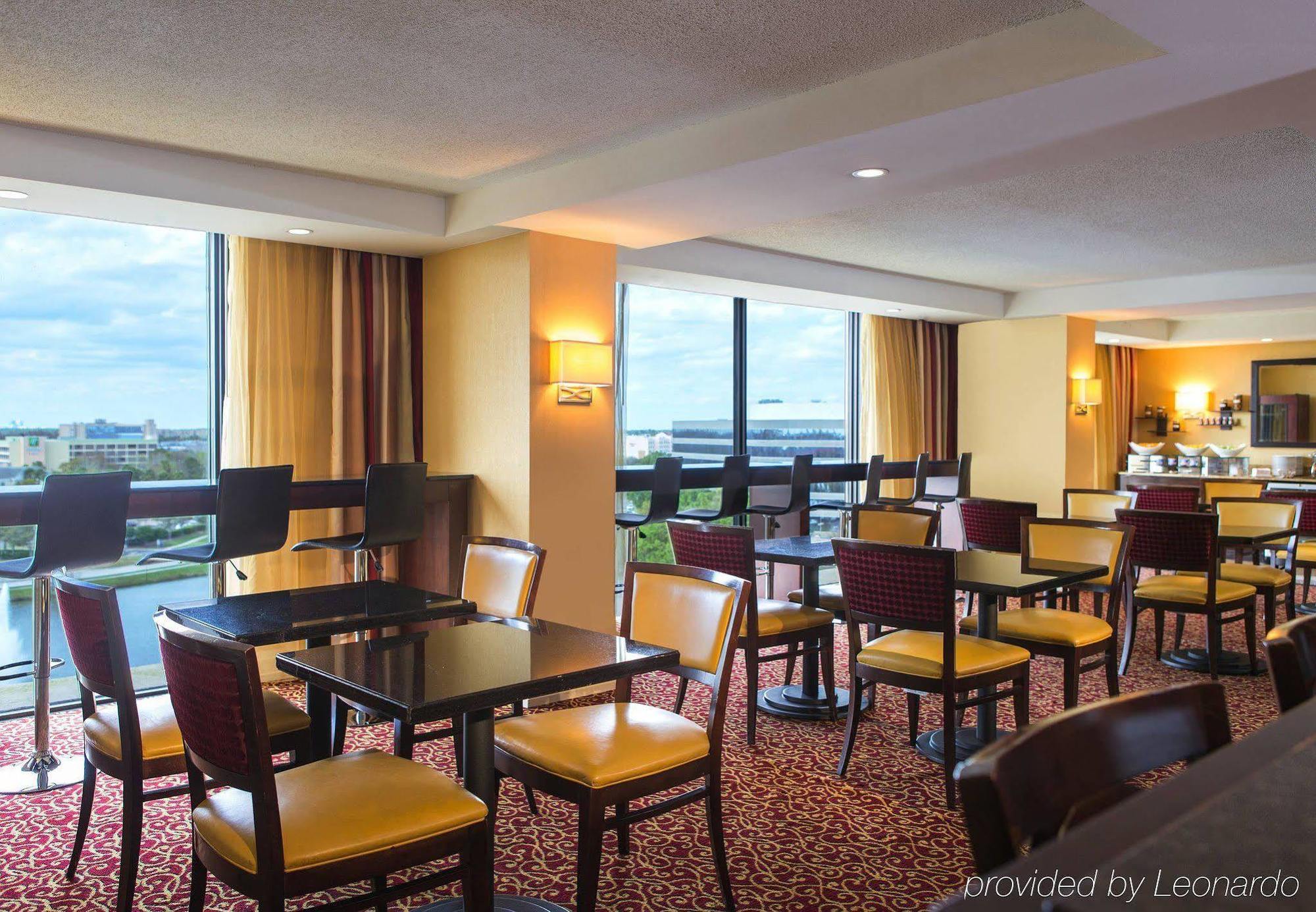 Hotel Marriott Airport Lakeside 4*