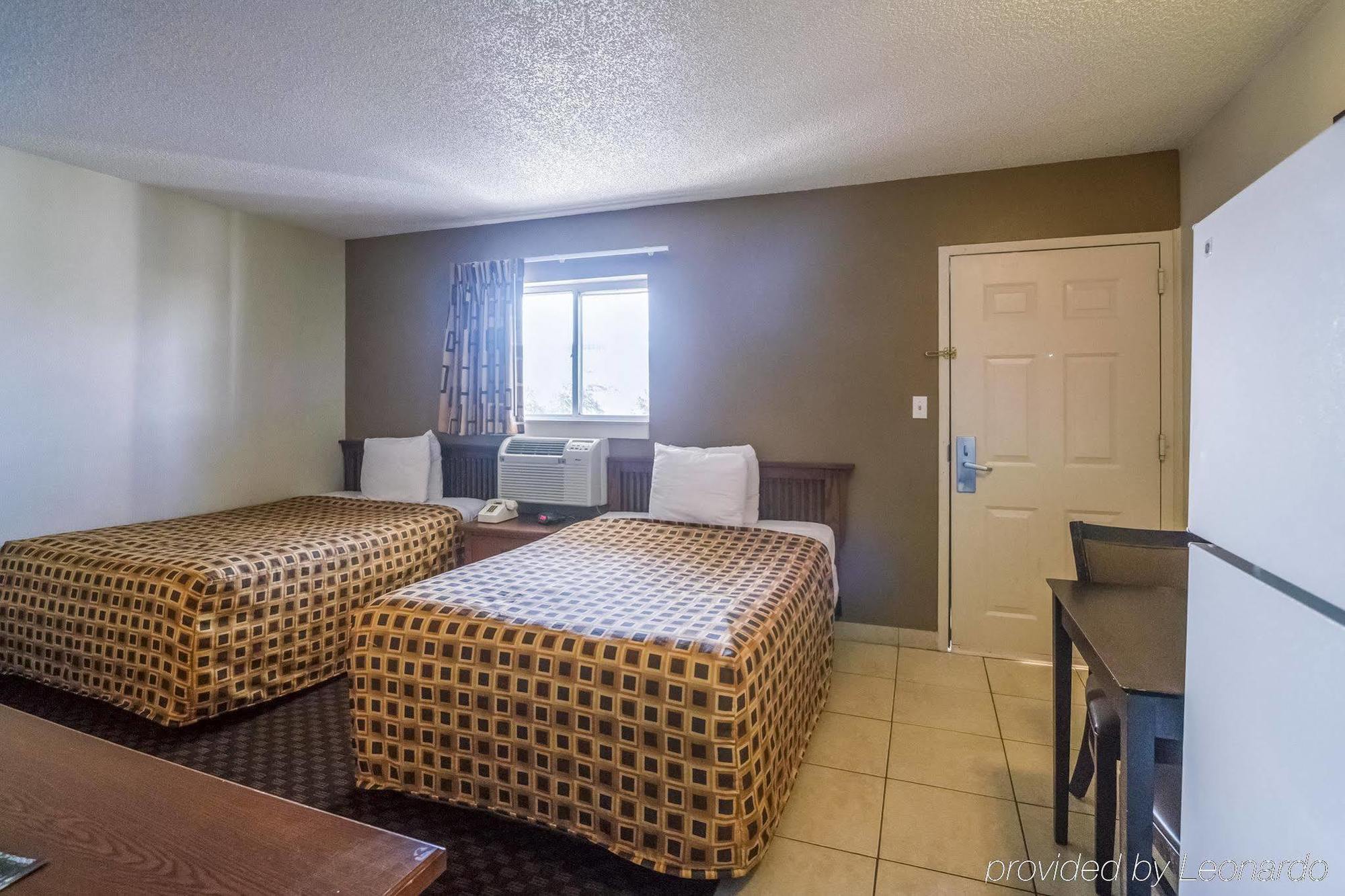 Motel Hometowne By Red Roof Orlando South 2*