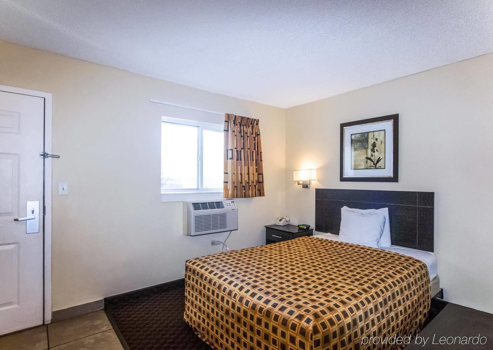 Motel Hometowne By Red Roof Orlando South