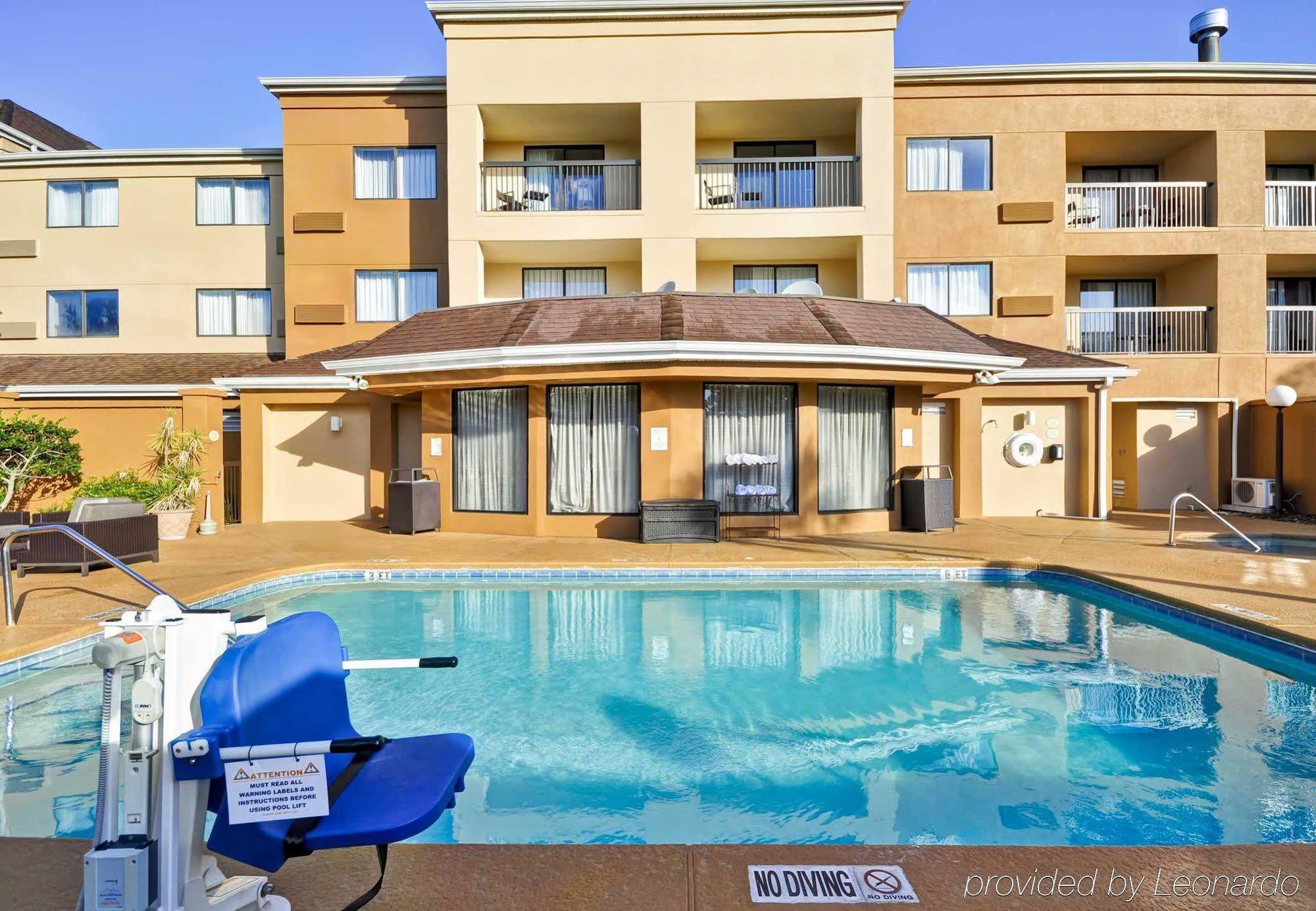 Hotel Courtyard By Marriott Airport/ Northeast